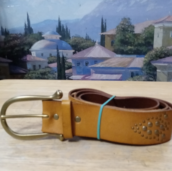 Linea Pelle Handmade Studded Genuine Leather Belt Size Medium 32"-36".🏇🏆 - Picture 2 of 12